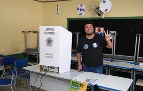 Bruno Lessa vota em Piratininga e celebra trabalho feito durante campanha