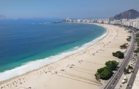 Caminhada social na Praia de Copacabana chama atenção para o abuso e a exploração sexual contra crianças e adolescentes