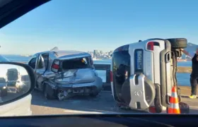 Capotamento congestiona Ponte Rio-Niterói neste domingo (04)