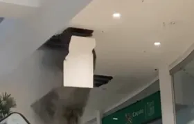 Chuva faz teto de shopping desabar em São Gonçalo nesta quinta-feira (vídeo)