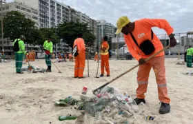 Clin realiza limpeza das praias e orla de Niterói após festejos de Réveillon