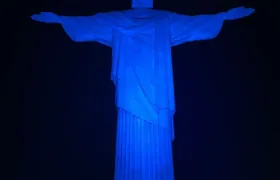 Comemorando Dia Mundial dos Oceanos, Cristo Redentor no Rio ilumina-se de azul