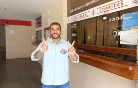 Confiante, Carlos Jordy vota em Niterói: "Nós vamos para o segundo turno"