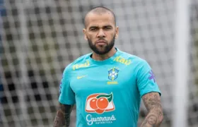 Daniel Alves é condenado a 4 anos e 6 meses de prisão