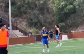 Daniel Alves faz uso de aplicativo para jogar futebol com estranhos na Espanha