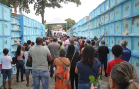 Dia dos Finados movimenta cemitérios em São Gonçalo e Niterói