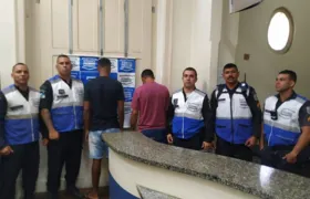 Dois foragidos da Justiça são presos no Centro de Niterói