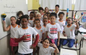 Educação para toda a vida: Escola Municipal de Niterói homenageia importantes figuras da cultura brasileira em projeto multidisciplinar