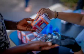 Enel realiza troca de lâmpadas e promove consumo consciente em quatro cidades