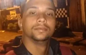 Entregador é morto por causa de foto com arma de gel em Jacarepaguá