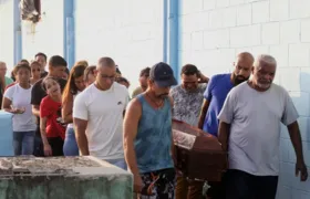 Família morta a tiros em Niterói é sepultada no Pacheco