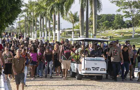 Familiares se despedem de motorista morto em São Gonçalo: "acabaram com minha família"