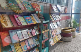 Feira de livros visita semana literária do Colégio Dom Hélder Câmara