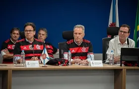 Flamengo, Lula e Paes assinam termo de posse para estádio no Gasômetro