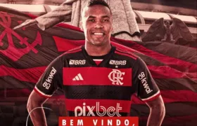 Flamengo anuncia o reforço do lateral-esquerdo Alex Sandro