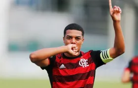 Flamengo planeja renovar contrato de Igor Jesus
