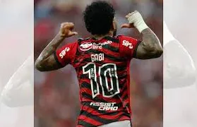 Gabigol lamenta não ser mais o camisa 10 do Flamengo