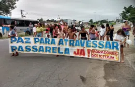 Gonçalenses protestam pedindo construção de passarela em Vista Alegre