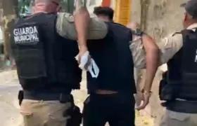 Guarda municipal prende homem por agressão à namorada no Rio; Vídeo