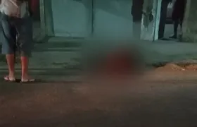 Homem é executado a tiros no meio da rua em Realengo