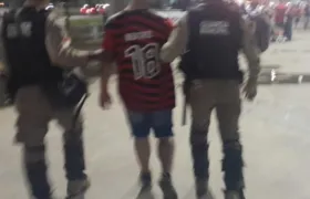 Homem é preso após agredir namorada em jogo do Flamengo no Maracanã