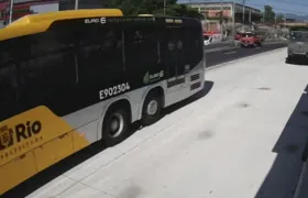 Homem morre atropelado por Caminhão do Exército em pista exclusiva do BRT