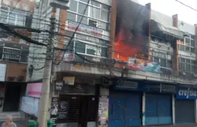 Incêndio atinge imóvel no Centro de São Gonçalo