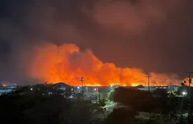 Incêndio atinge restinga nas Dunas do Peró, em Cabo Frio