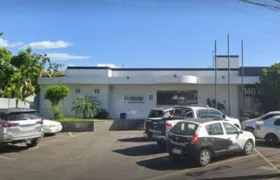 Jovem de 18 anos mata colega de escola e esfaqueia namorado sob a justificativa de que 'Só queria matar alguém'