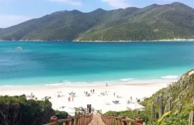 Justiça determina retirada de quiosques de reserva extrativista em Arraial do Cabo