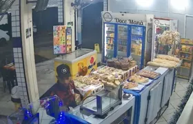 Ladrão rende funcionário e rouba até caixinha de Natal na Baixada Fluminense