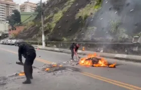 Manifestação "fecha" Santa Rosa após operação no Serrão, em Niterói