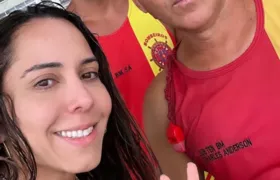 Mulher Melão  é resgatada por salva-vidas após se afogar na praia da Barra