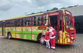 Ônibus natalino leva luzes e alegria a Niterói e São Gonçalo