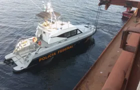 PF resgata imigrantes clandestinos em navio cargueiro