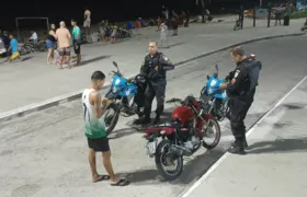 PM reprime motos irregulares na Orla do Peró, em Cabo Frio