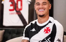 Philippe Coutinho pode ser titular do Vasco para confronto contra o Grêmio, no domingo