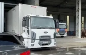 Polícia intercepta caminhão que transportava garrafas para falsificar azeite