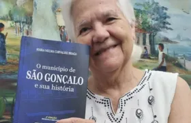 Professora lança 4ª edição atualizada de livro sobre a História de São Gonçalo