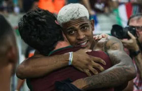 Punido, John Kennedy falta treino no Fluminense, afirma jornalista