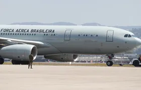 Quinto voo da FAB com repatriados decola no Líbano