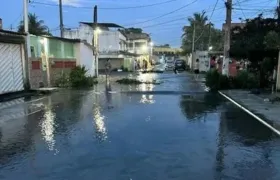 Rompimento de adutora no Rio prejudica abastecimento de água