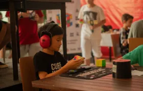 Torneio de Cubo Mágico agita as férias no Partage São Gonçalo