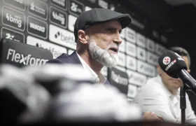 Vasco anuncia demissão do treinador Álvaro Pacheco
