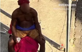 Vídeo de homem fazendo 'gato' para carregar tornozeleira eletrônica em Niterói viraliza