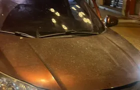 Vídeo mostra motorista reagindo a tentativa de assalto em Niterói