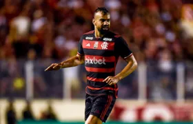 Zagueiro do Flamengo está entre os que mais atuaram no mundo em um ano