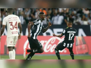Botafogo faz 'dever de casa' e vence Universitário por 3 a 1 no Nilton Santos