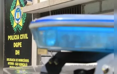 Homem morre e fuzil é apreendido em operação no Cubango, em Niterói