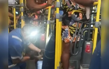 Passageira com obesidade fica presa em roleta de ônibus por mais de 2 horas